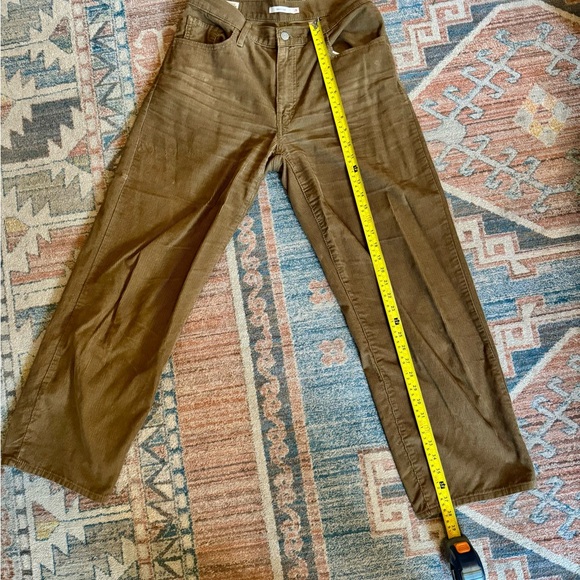 Women’s Baggy Dad Corduroy Levi’s Pants - Picture 2 of 4
